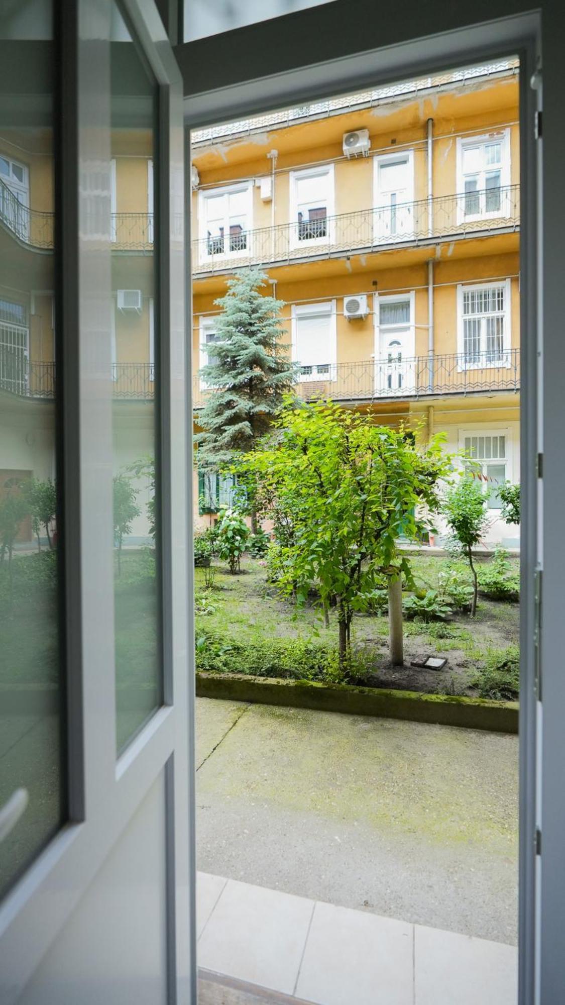 Instant Ruinbar Central Premium Apartment J Budapest Exterior photo